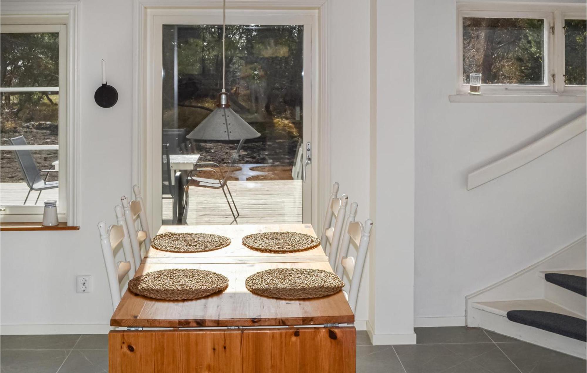 Gorgeous Home In Borrby With Wifi Exterior foto