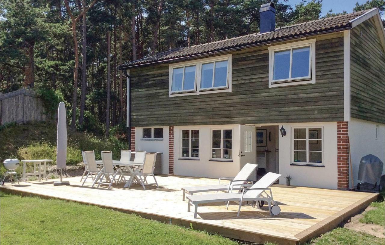 Gorgeous Home In Borrby With Wifi Exterior foto